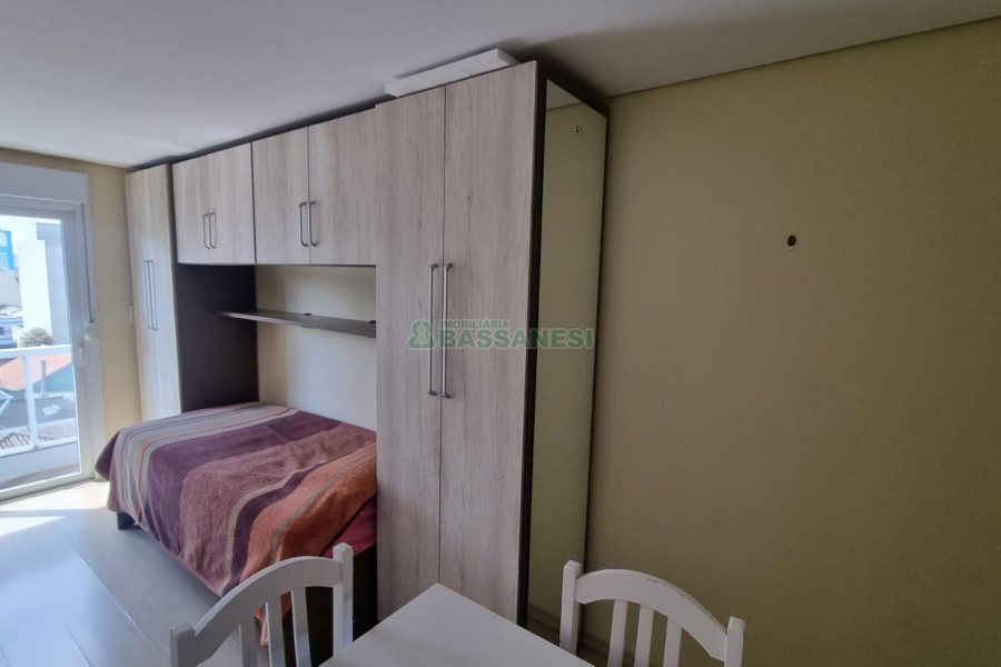 Kitinete com 39m², 1 dormitório, no bairro São Pelegrino em Caxias do Sul para Alugar