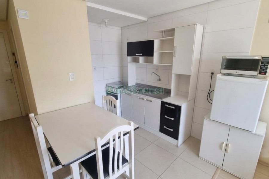 Kitinete com 39m², 1 dormitório, no bairro São Pelegrino em Caxias do Sul para Alugar