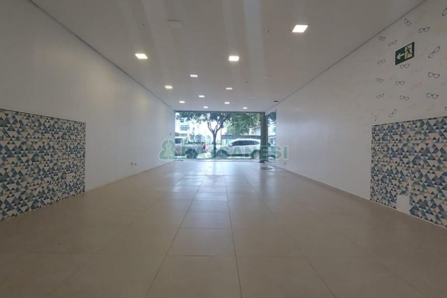 Loja com 400m², no bairro Centro em Caxias do Sul para Alugar