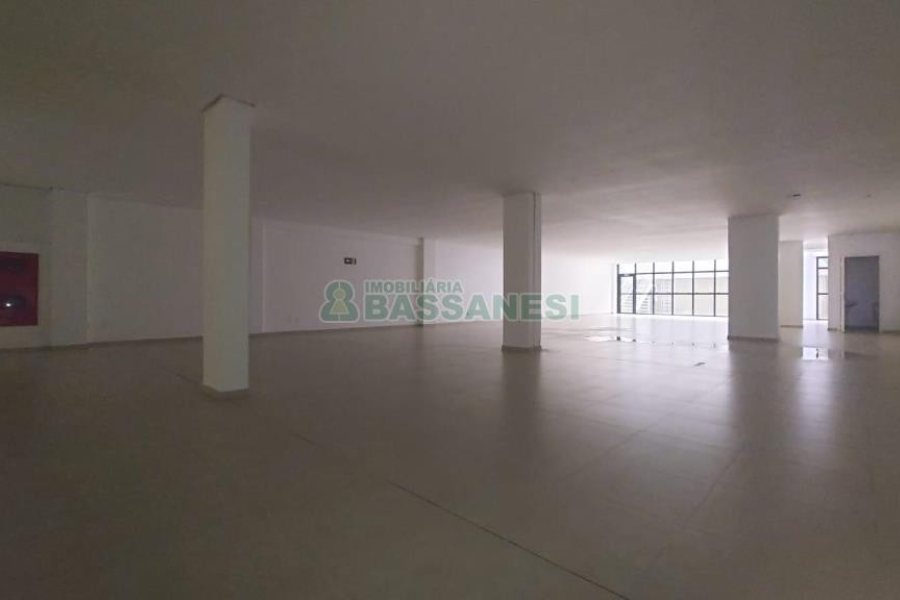 Loja com 400m², no bairro Centro em Caxias do Sul para Alugar