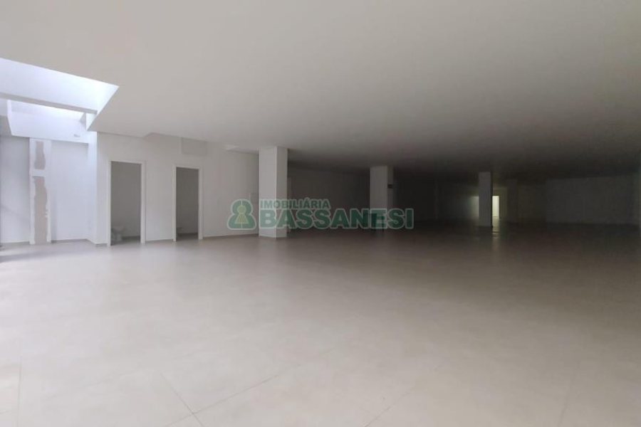 Loja com 400m², no bairro Centro em Caxias do Sul para Alugar