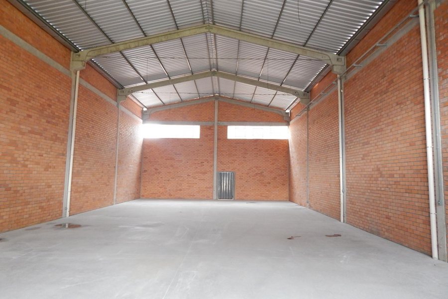 Pavilhão com 300m², no bairro Marechal Floriano em Caxias do Sul para Alugar