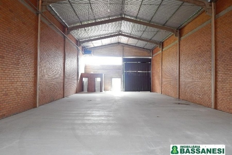 Pavilhão com 300m², no bairro Marechal Floriano em Caxias do Sul para Alugar