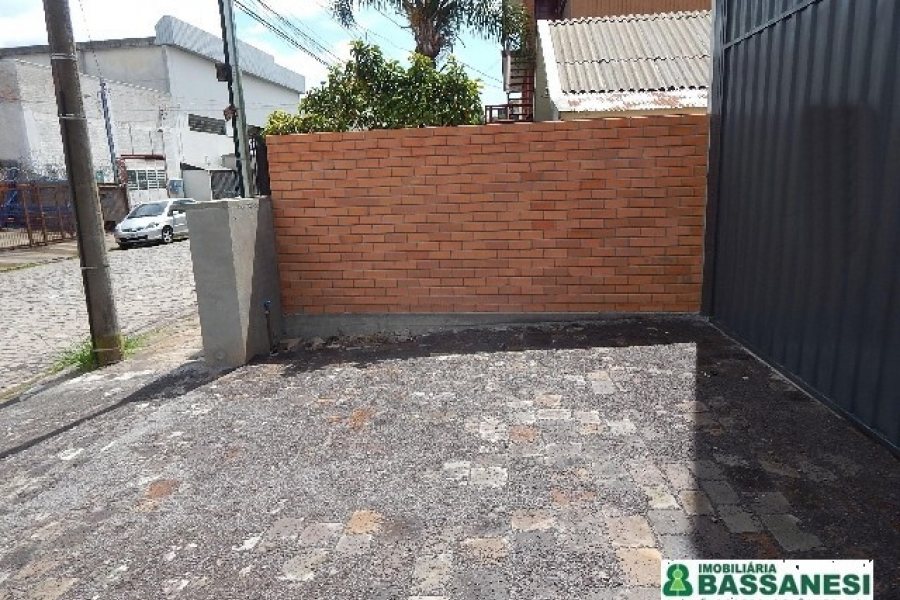 Pavilhão com 300m², no bairro Marechal Floriano em Caxias do Sul para Alugar