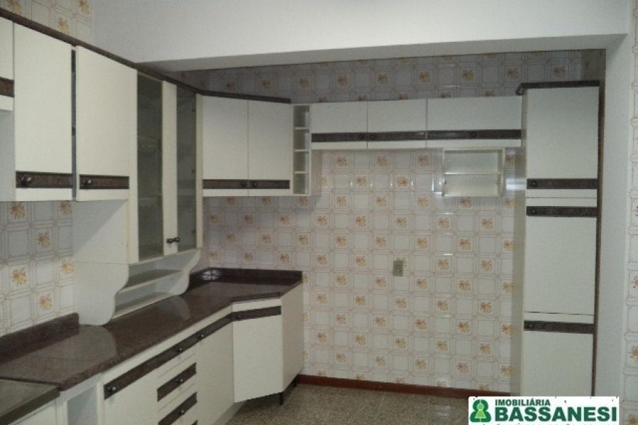 Apartamento com 164m², 3 dormitórios, 1 vaga, no bairro São Pelegrino em Caxias do Sul para Alugar ou Comprar