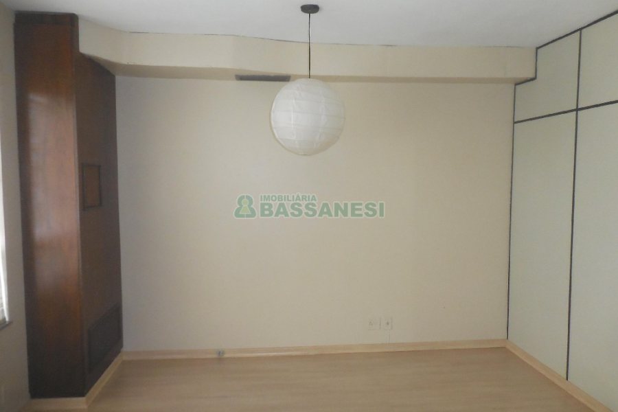 Sala com 44m², no bairro Centro em Caxias do Sul para Alugar
