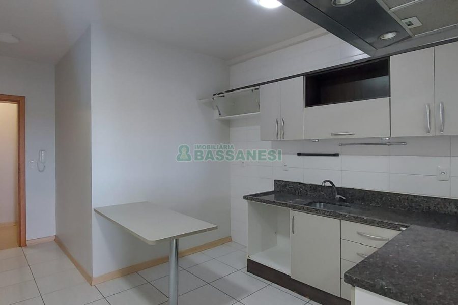 Apartamento com 140m², 3 dormitórios, 2 vagas, no bairro Centro em Caxias do Sul para Alugar ou Comprar
