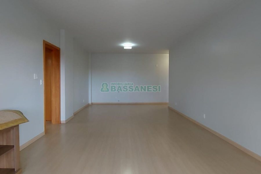 Apartamento com 140m², 3 dormitórios, 2 vagas, no bairro Centro em Caxias do Sul para Alugar ou Comprar