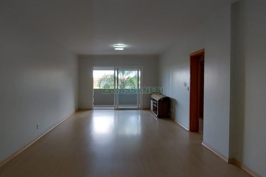 Apartamento com 140m², 3 dormitórios, 2 vagas, no bairro Centro em Caxias do Sul para Alugar ou Comprar