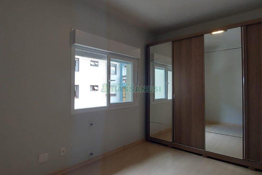 Apartamento com 140m², 3 dormitórios, 2 vagas, no bairro Centro em Caxias do Sul para Alugar ou Comprar