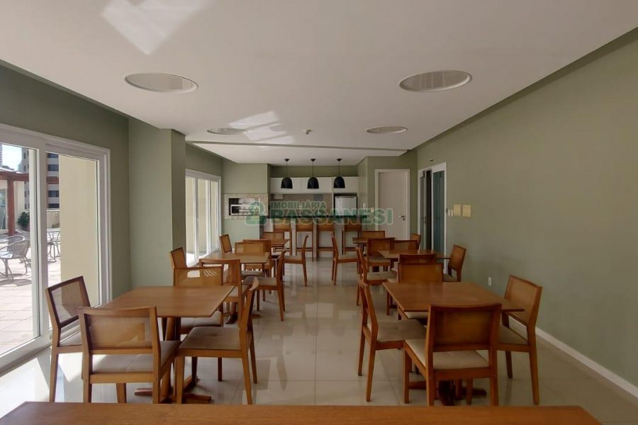 Apto Mobiliado com 140m², 3 dormitórios, 2 vagas, no bairro Centro em Caxias do Sul para Comprar