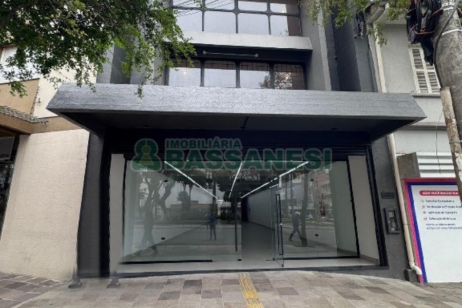 Loja com 545m², no bairro São Pelegrino em Caxias do Sul para Alugar
