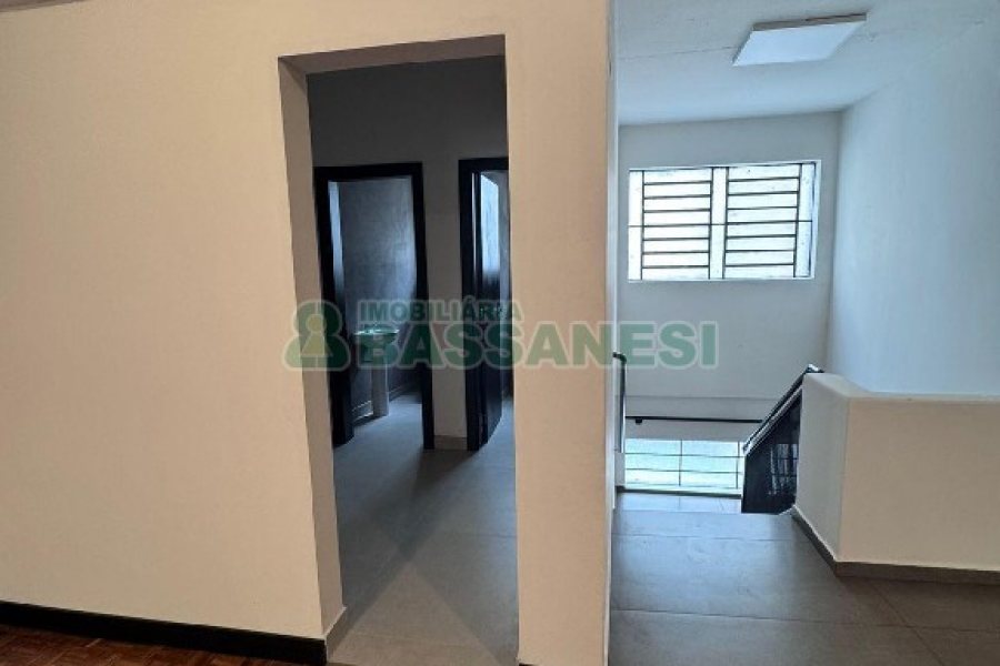 Loja com 545m², no bairro São Pelegrino em Caxias do Sul para Alugar