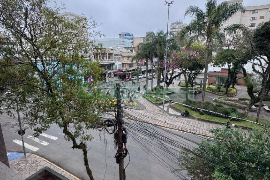 Loja com 545m², no bairro São Pelegrino em Caxias do Sul para Alugar