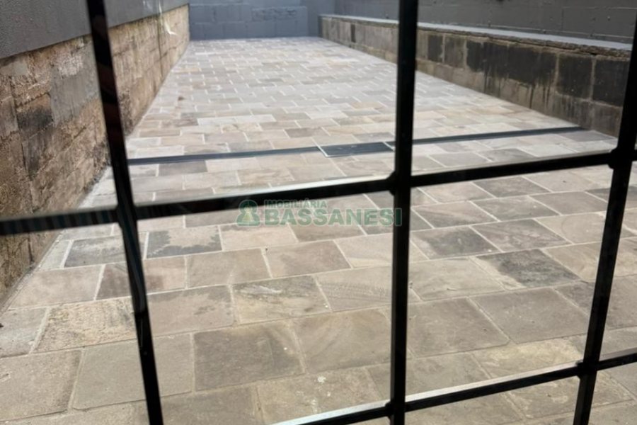 Loja com 545m², no bairro São Pelegrino em Caxias do Sul para Alugar