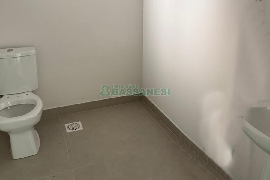 Loja com 545m², no bairro São Pelegrino em Caxias do Sul para Alugar