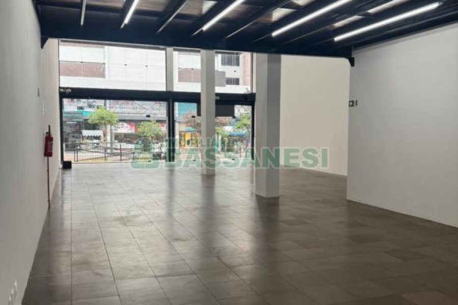 Sala com 600m², no bairro Centro em Caxias do Sul para Alugar