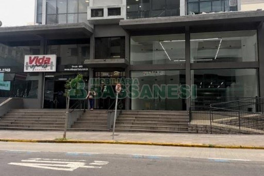 Sala com 600m², no bairro Centro em Caxias do Sul para Alugar