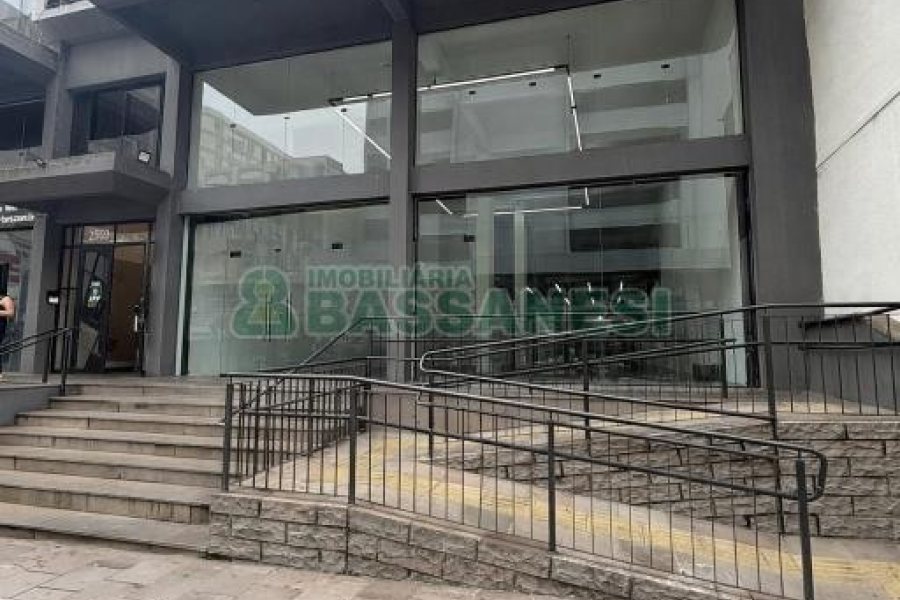 Sala com 600m², no bairro Centro em Caxias do Sul para Alugar