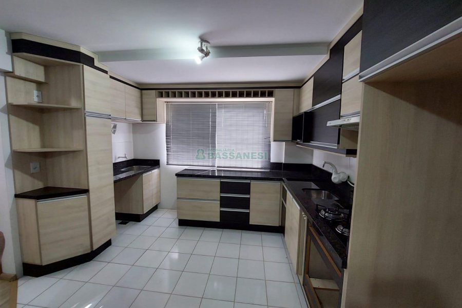 Apartamento com 60m², 2 dormitórios, 1 vaga, no bairro São Luiz em Caxias do Sul para Alugar ou Comprar