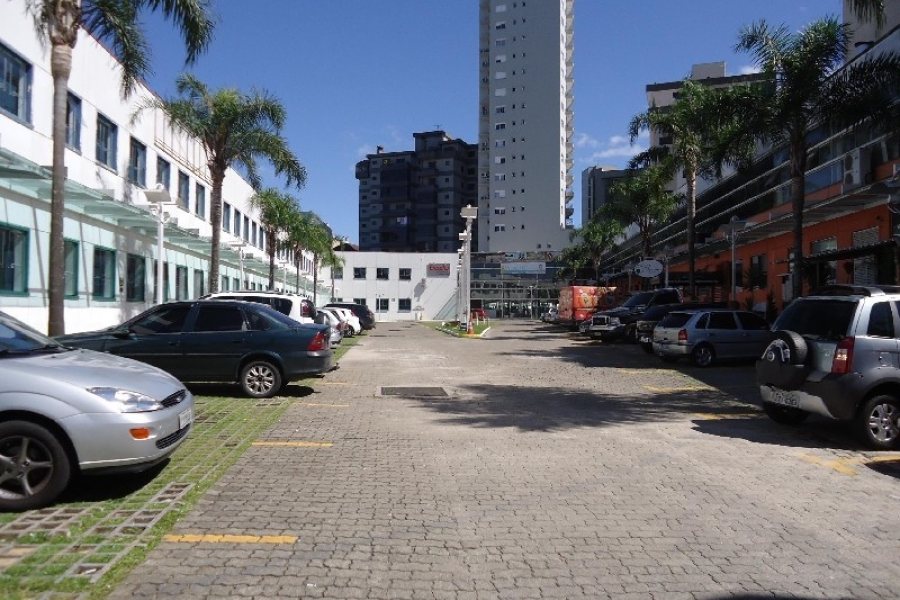Loja com 5600m², no bairro São Pelegrino em Caxias do Sul para Alugar
