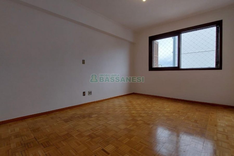 Apartamento com 170m², 3 dormitórios, 1 vaga, no bairro Lourdes em Caxias do Sul para Alugar