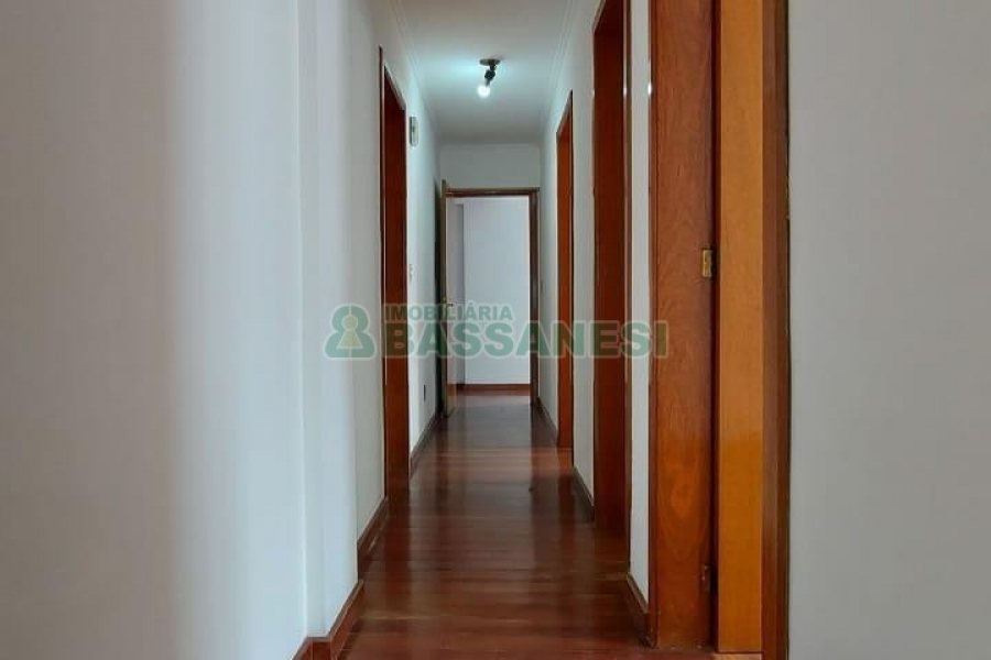 Apartamento com 170m², 3 dormitórios, 1 vaga, no bairro Lourdes em Caxias do Sul para Alugar