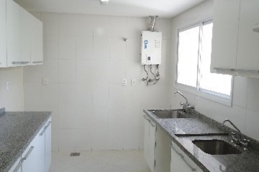 Apartamento com 90m², 3 dormitórios, 1 vaga, no bairro Floresta em Caxias do Sul para Alugar