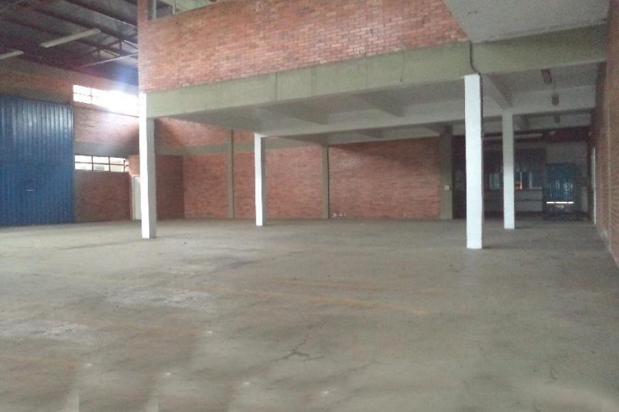Pavilhão com 3970m², no bairro São Ciro em Caxias do Sul para Comprar