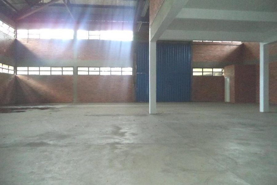 Pavilhão com 3970m², no bairro São Ciro em Caxias do Sul para Comprar
