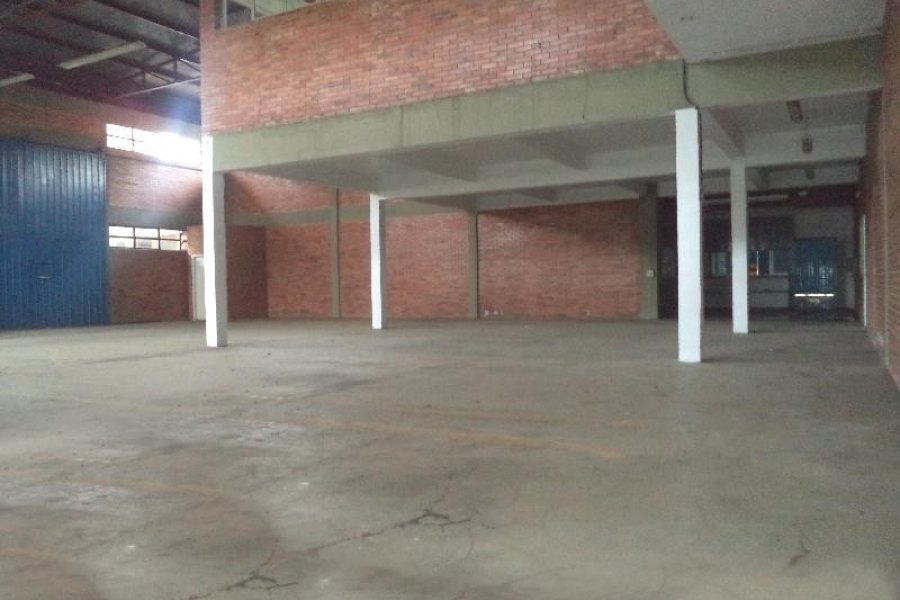 Pavilhão com 3970m², no bairro São Ciro em Caxias do Sul para Comprar