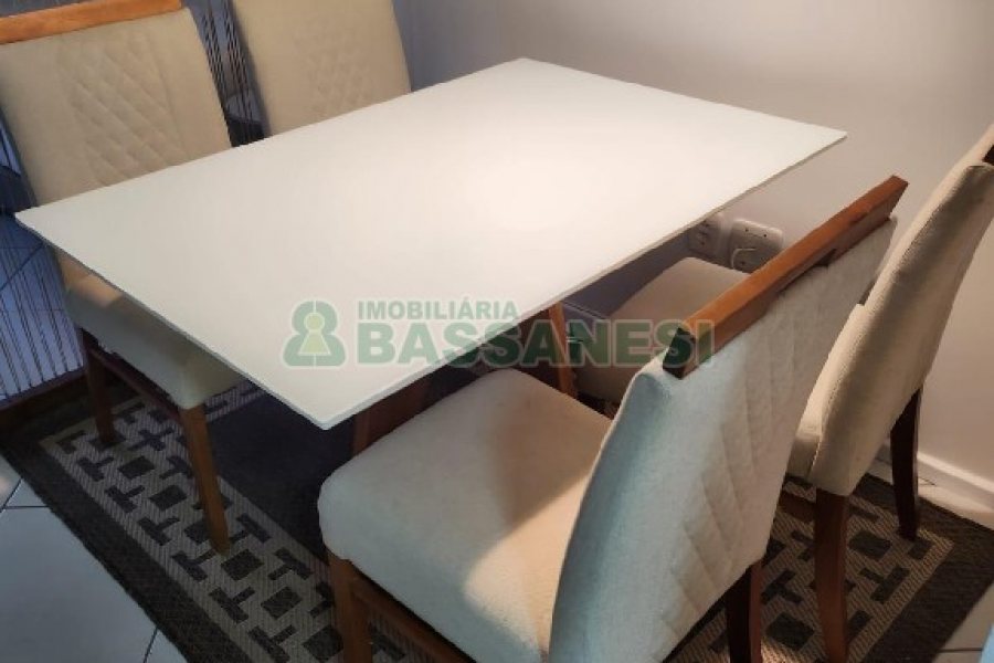Kitinete Mobiliado com 25m², 1 dormitório, 1 vaga, no bairro Petrópolis em Caxias do Sul para Alugar