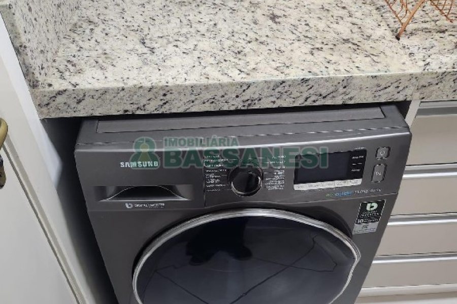 Kitinete Mobiliado com 25m², 1 dormitório, 1 vaga, no bairro Petrópolis em Caxias do Sul para Alugar