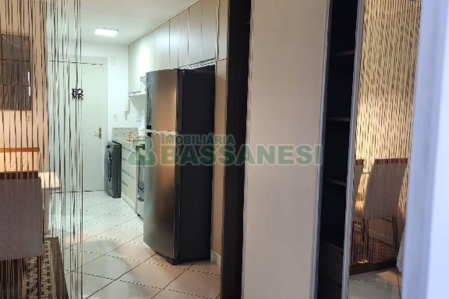 Kitinete Mobiliado com 25m², 1 dormitório, 1 vaga, no bairro Petrópolis em Caxias do Sul para Alugar