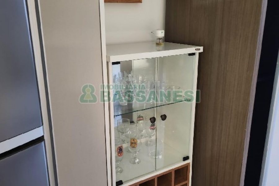 Kitinete Mobiliado com 25m², 1 dormitório, 1 vaga, no bairro Petrópolis em Caxias do Sul para Alugar