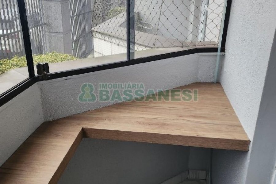 Kitinete Mobiliado com 25m², 1 dormitório, 1 vaga, no bairro Petrópolis em Caxias do Sul para Alugar