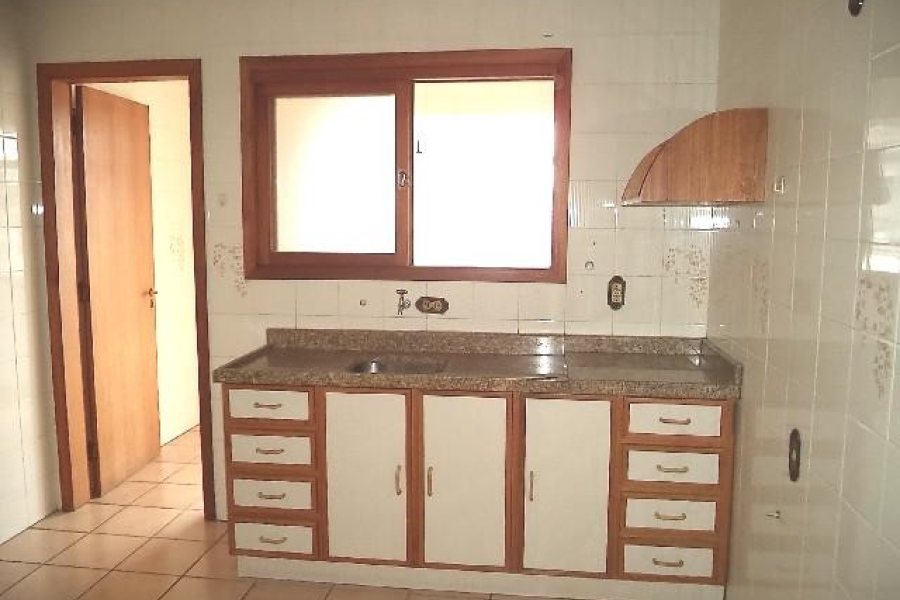 Apartamento com 120m², 2 dormitórios, 1 vaga, no bairro Panazzolo em Caxias do Sul para Comprar