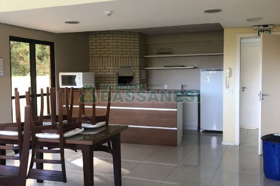 Apartamento com 62m², 2 dormitórios, no bairro Universitário em Caxias do Sul para Alugar