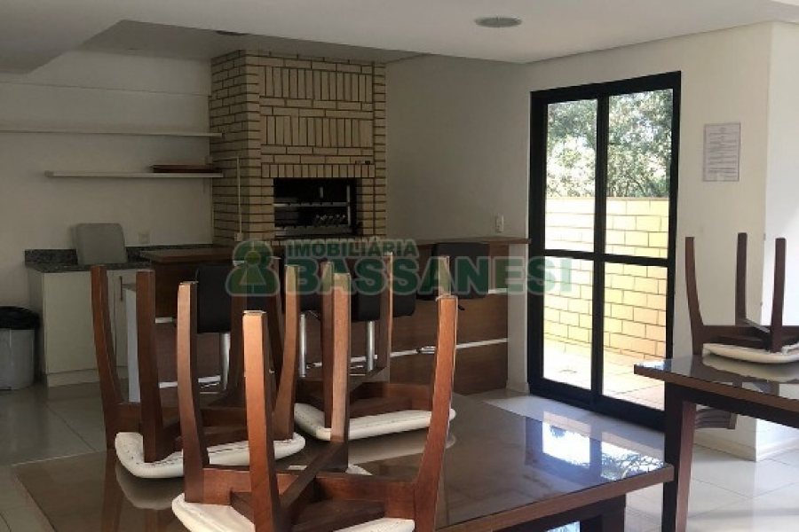 Apartamento com 62m², 2 dormitórios, no bairro Universitário em Caxias do Sul para Alugar