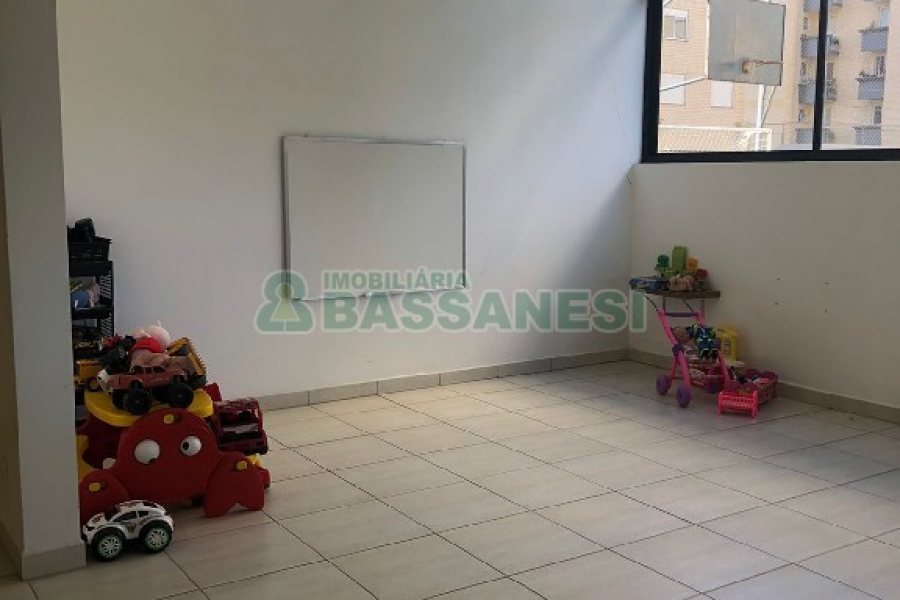 Apartamento com 62m², 2 dormitórios, no bairro Universitário em Caxias do Sul para Alugar