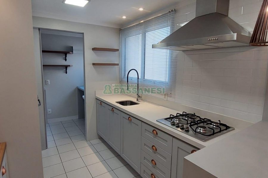 Apartamento com 62m², 2 dormitórios, no bairro Universitário em Caxias do Sul para Alugar