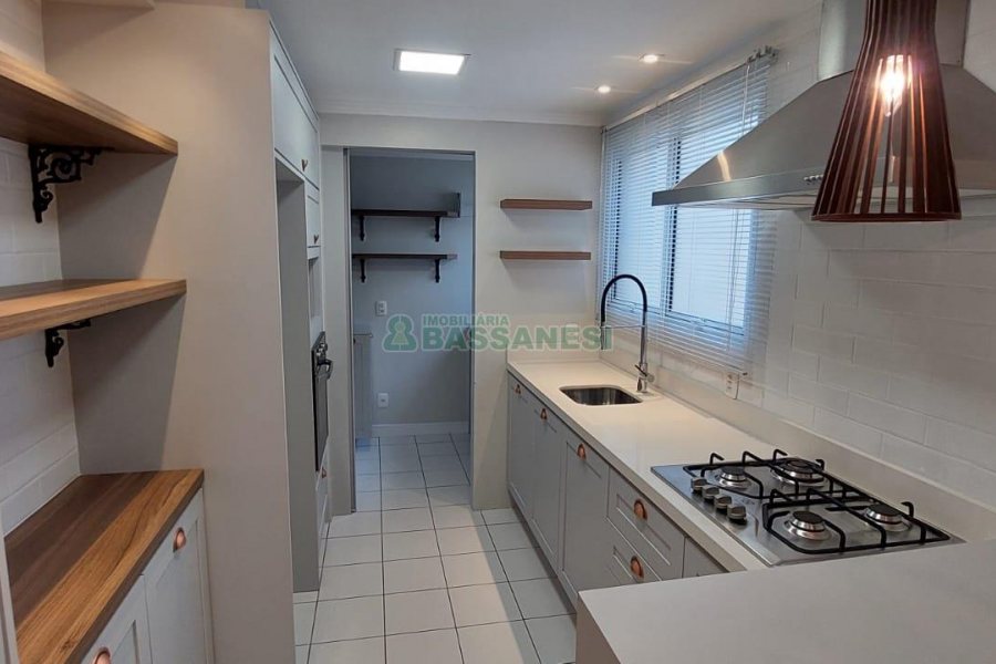 Apartamento com 62m², 2 dormitórios, no bairro Universitário em Caxias do Sul para Alugar