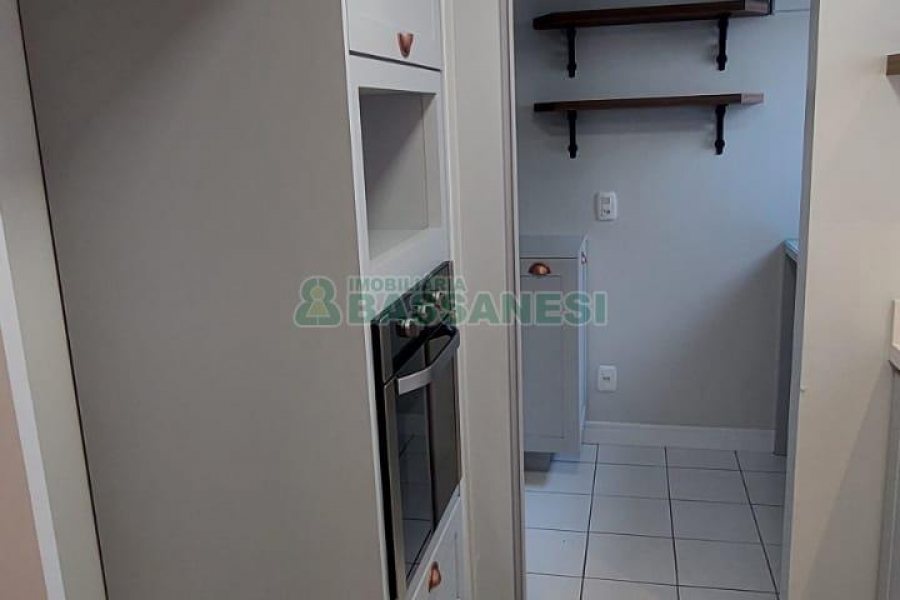 Apartamento com 62m², 2 dormitórios, no bairro Universitário em Caxias do Sul para Alugar