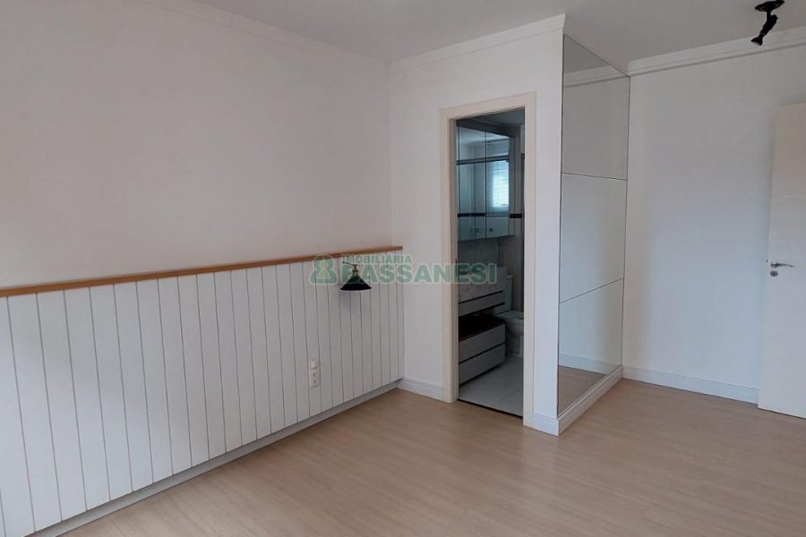 Apartamento com 62m², 2 dormitórios, no bairro Universitário em Caxias do Sul para Alugar