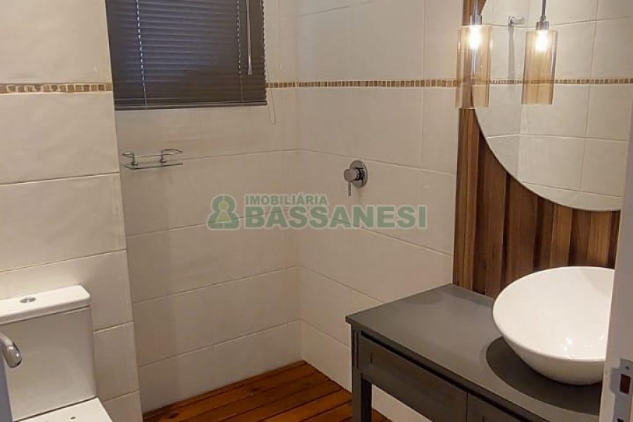 Apartamento com 62m², 2 dormitórios, no bairro Universitário em Caxias do Sul para Alugar