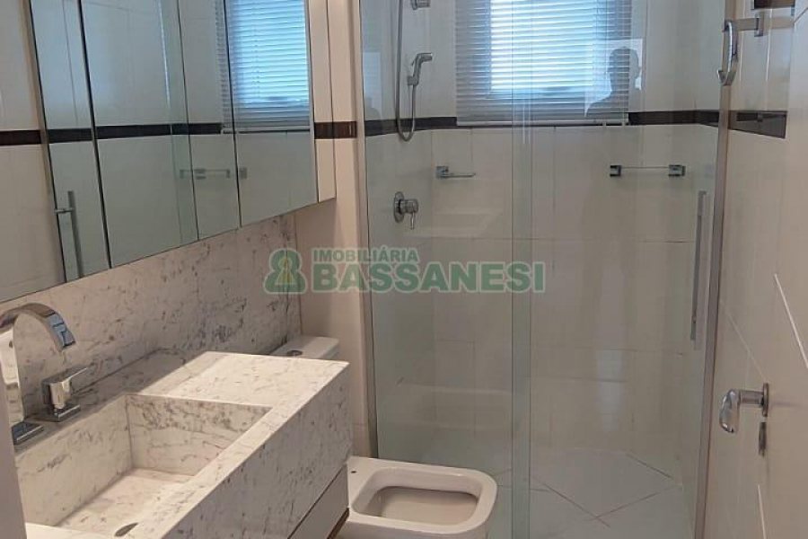 Apartamento com 62m², 2 dormitórios, no bairro Universitário em Caxias do Sul para Alugar