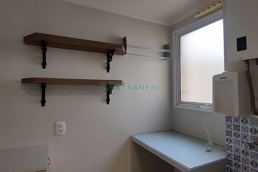 Apartamento com 62m², 2 dormitórios, no bairro Universitário em Caxias do Sul para Alugar