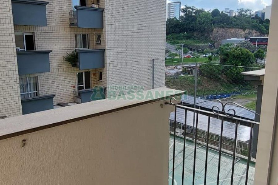 Apartamento com 62m², 2 dormitórios, no bairro Universitário em Caxias do Sul para Alugar