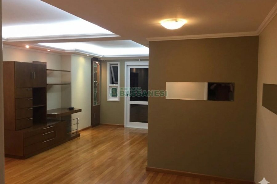Apartamento com 116m², 3 dormitórios, 2 vagas, no bairro Centro em Caxias do Sul para Comprar