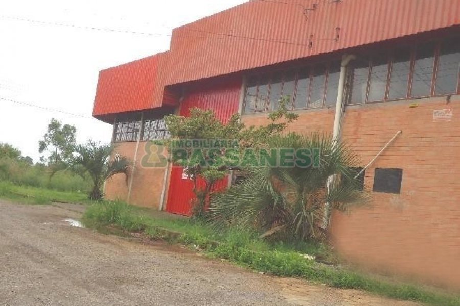 Pavilhão com 248m², no bairro Interlagos em Caxias do Sul para Alugar